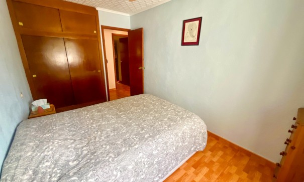 Herverkoop - Halfvrijstaande villa -
Torrevieja