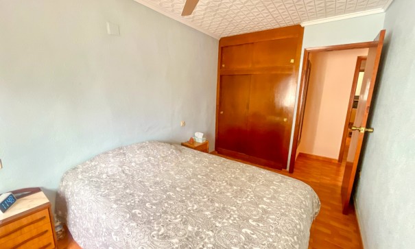 Herverkoop - Halfvrijstaande villa -
Torrevieja