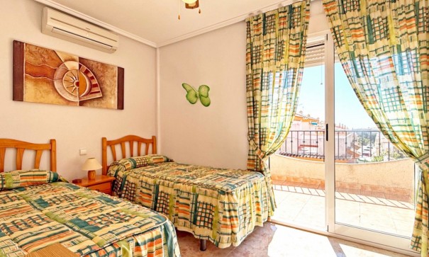 Återförsäljning - Radhus -
Orihuela Costa - Playa Flamenca