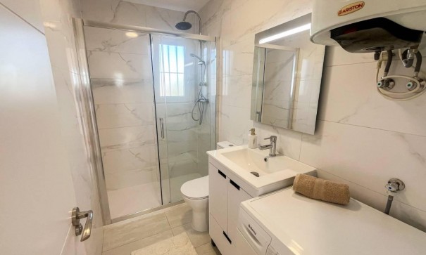 Revente - Appartement -
Torrevieja - Punta Prima