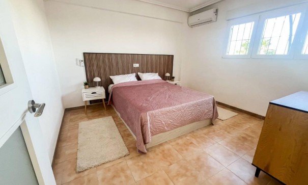 Revente - Appartement -
Torrevieja - Punta Prima