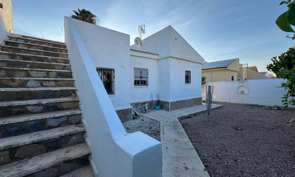 Resale - Freistehende Villa -
Torrevieja - San luis