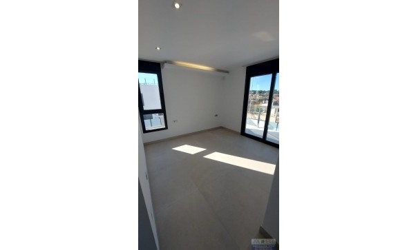 Revente - Villa -
Torrevieja - Los Balcones