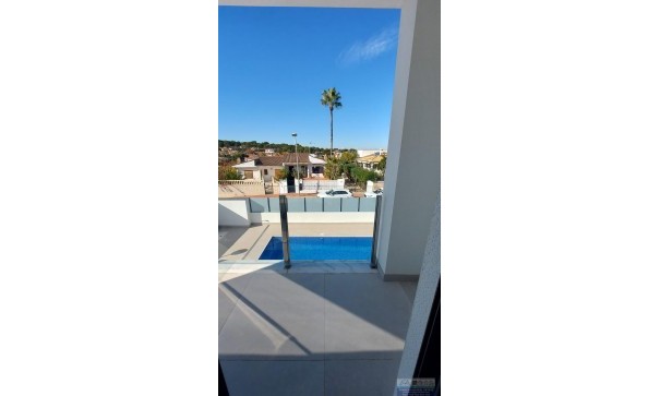 Revente - Villa -
Torrevieja - Los Balcones