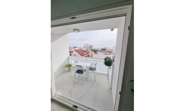 Revente - Appartement -
Torrevieja - torrevieja