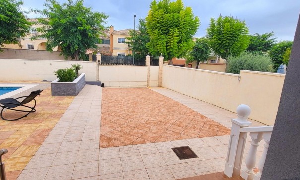 Herverkoop - Vrijstaande Villa -
Aspe