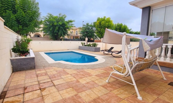 Herverkoop - Vrijstaande Villa -
Aspe