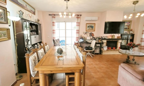 Herverkoop - Vrijstaande Villa -
Aspe