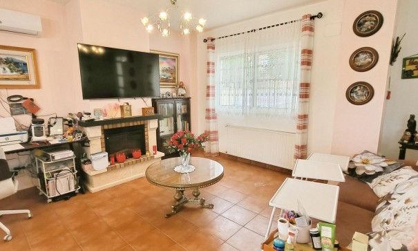 Herverkoop - Vrijstaande Villa -
Aspe