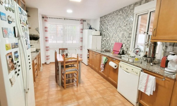 Herverkoop - Vrijstaande Villa -
Aspe