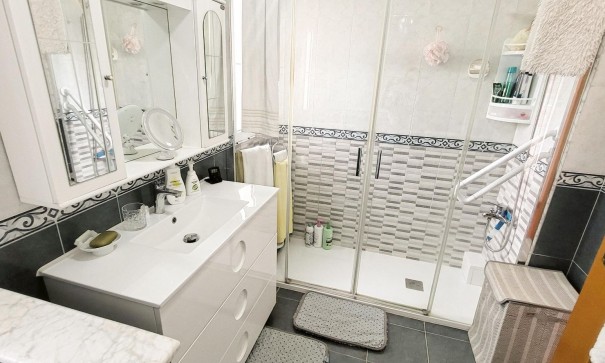 Herverkoop - Vrijstaande Villa -
Aspe