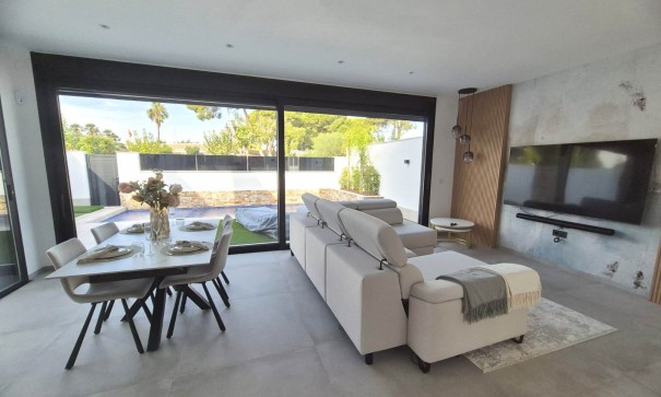 Herverkoop - Halfvrijstaande villa -
Santiago de La Ribera - Santiago de La Ribera - Town