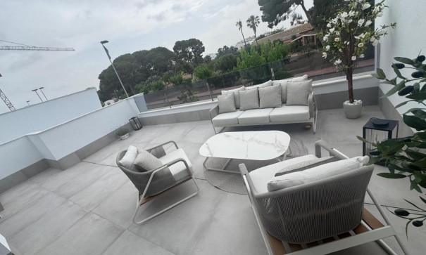 Herverkoop - Halfvrijstaande villa -
Santiago de La Ribera - Santiago de La Ribera - Town