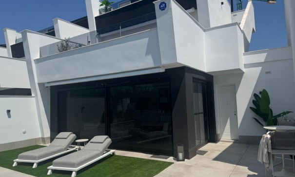 Herverkoop - Halfvrijstaande villa -
Santiago de La Ribera - Santiago de La Ribera - Town