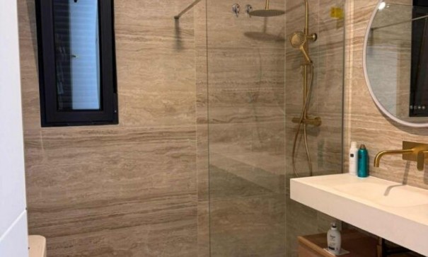 Obra Nueva - Villa adosada -
La Romana