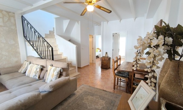 Venta - Casa de pueblo -
Algorfa