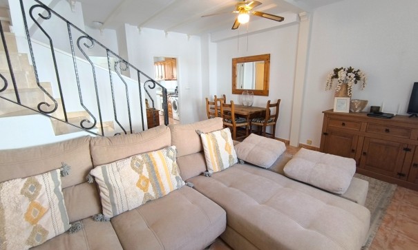 Venta - Casa de pueblo -
Algorfa