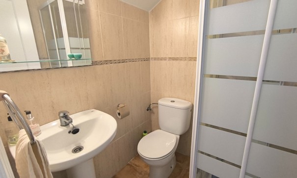 Venta - Casa de pueblo -
Algorfa