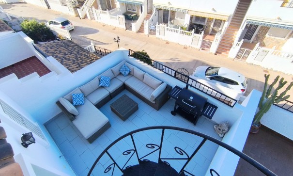 Venta - Casa de pueblo -
Algorfa