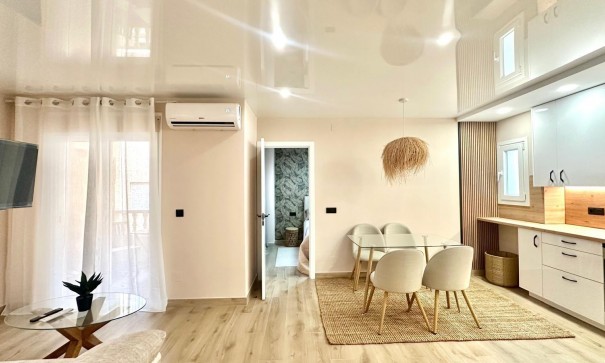 Herverkoop - Apartement Flat -
Torrevieja - Centro