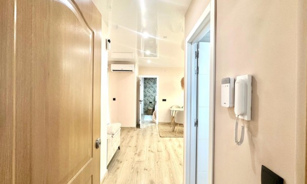 Herverkoop - Apartement Flat -
Torrevieja - Centro