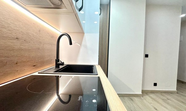 Herverkoop - Apartement Flat -
Torrevieja - Centro