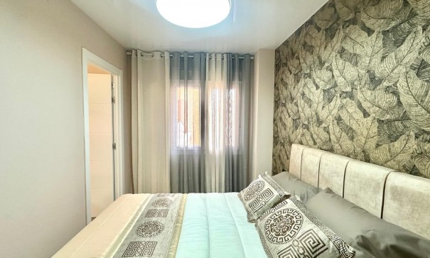 Herverkoop - Apartement Flat -
Torrevieja - Centro