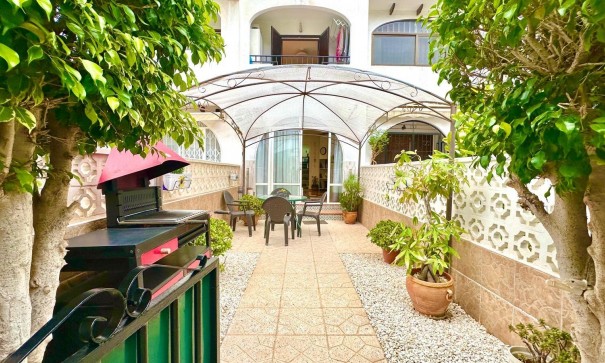 Herverkoop - Apartement Flat -
Torrevieja - Estacion de autobuses