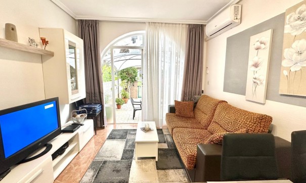 Herverkoop - Apartement Flat -
Torrevieja - Estacion de autobuses