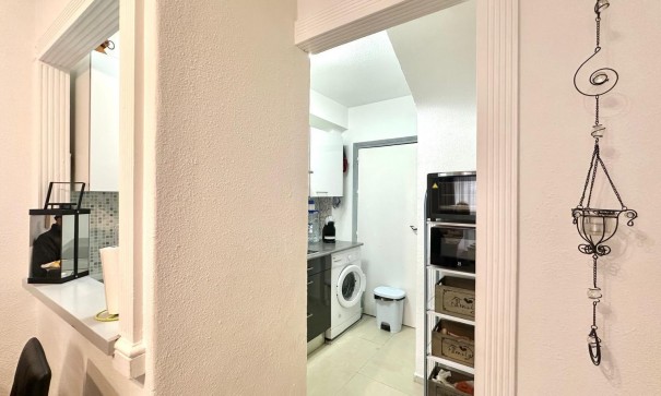 Herverkoop - Apartement Flat -
Torrevieja - Estacion de autobuses