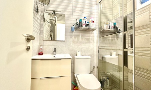 Herverkoop - Apartement Flat -
Torrevieja - Estacion de autobuses