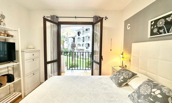 Herverkoop - Apartement Flat -
Torrevieja - Estacion de autobuses