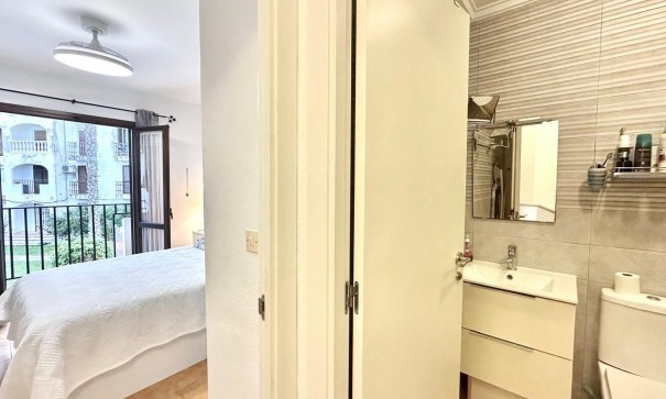 Herverkoop - Apartement Flat -
Torrevieja - Estacion de autobuses