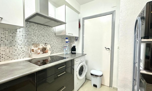 Herverkoop - Apartement Flat -
Torrevieja - Estacion de autobuses