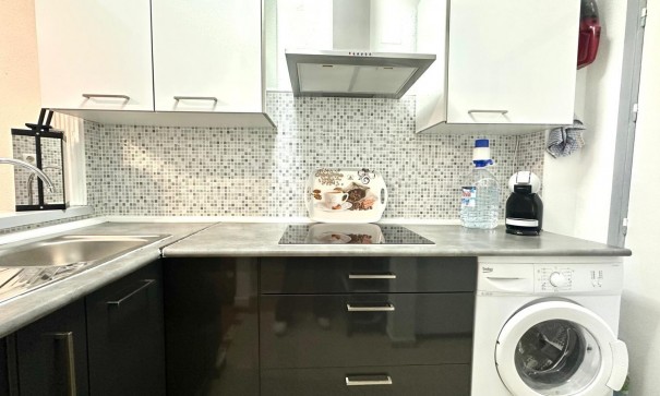 Herverkoop - Apartement Flat -
Torrevieja - Estacion de autobuses