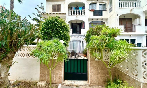 Herverkoop - Apartement Flat -
Torrevieja - Estacion de autobuses