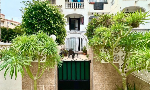 Herverkoop - Apartement Flat -
Torrevieja - Estacion de autobuses