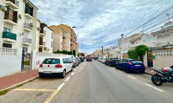 Herverkoop - Apartement Flat -
Torrevieja - Estacion de autobuses