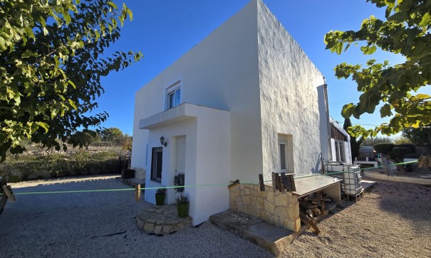 Herverkoop - Vrijstaande Villa -
Castalla