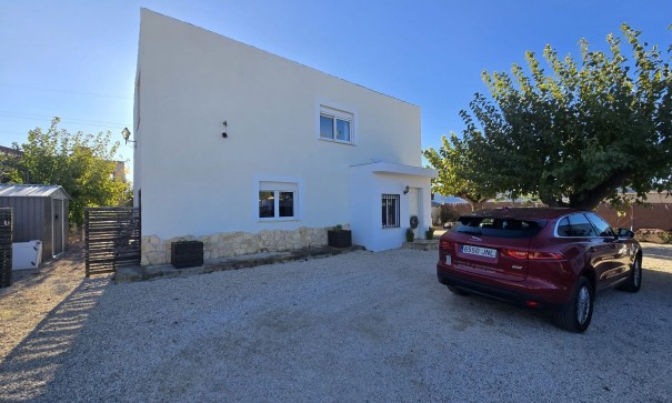 Herverkoop - Vrijstaande Villa -
Castalla