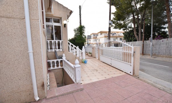Sale - Detached Villa -
Algorfa - Montemar