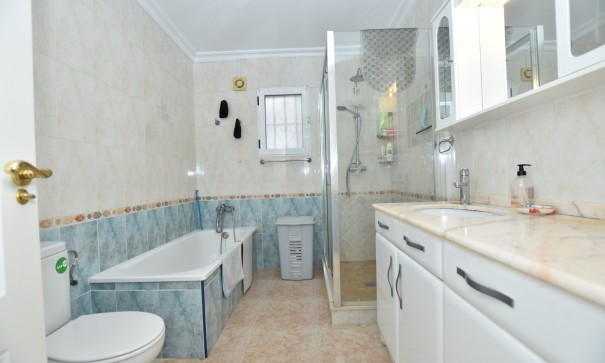 Herverkoop - Vrijstaande Villa -
Algorfa - Montemar