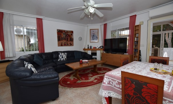 Herverkoop - Vrijstaande Villa -
Algorfa - Montemar