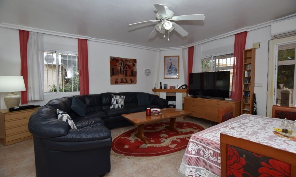 Herverkoop - Vrijstaande Villa -
Algorfa - Montemar