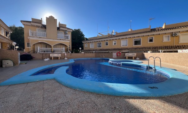 Sale - Town house -
Algorfa - Montemar