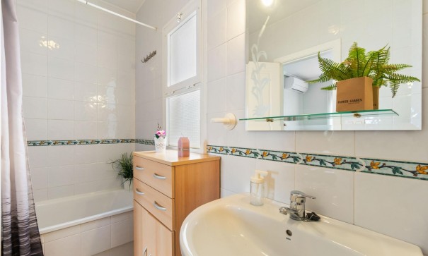 Herverkoop - Apartement Flat -
Torrevieja - Aguas Nuevas