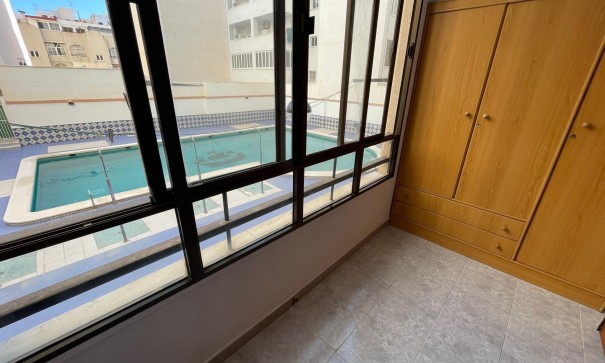 Herverkoop - Apartement Flat -
Torrevieja - Estacion de autobuses