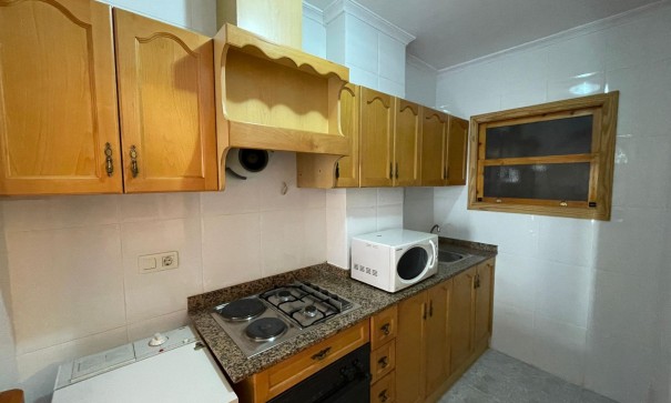 Herverkoop - Apartement Flat -
Torrevieja - Estacion de autobuses