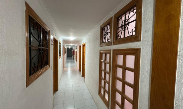 Herverkoop - Apartement Flat -
Torrevieja - Estacion de autobuses