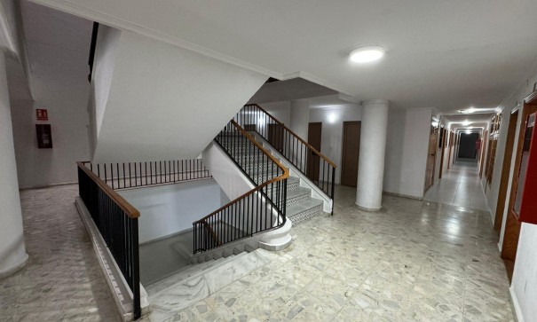 Herverkoop - Apartement Flat -
Torrevieja - Estacion de autobuses